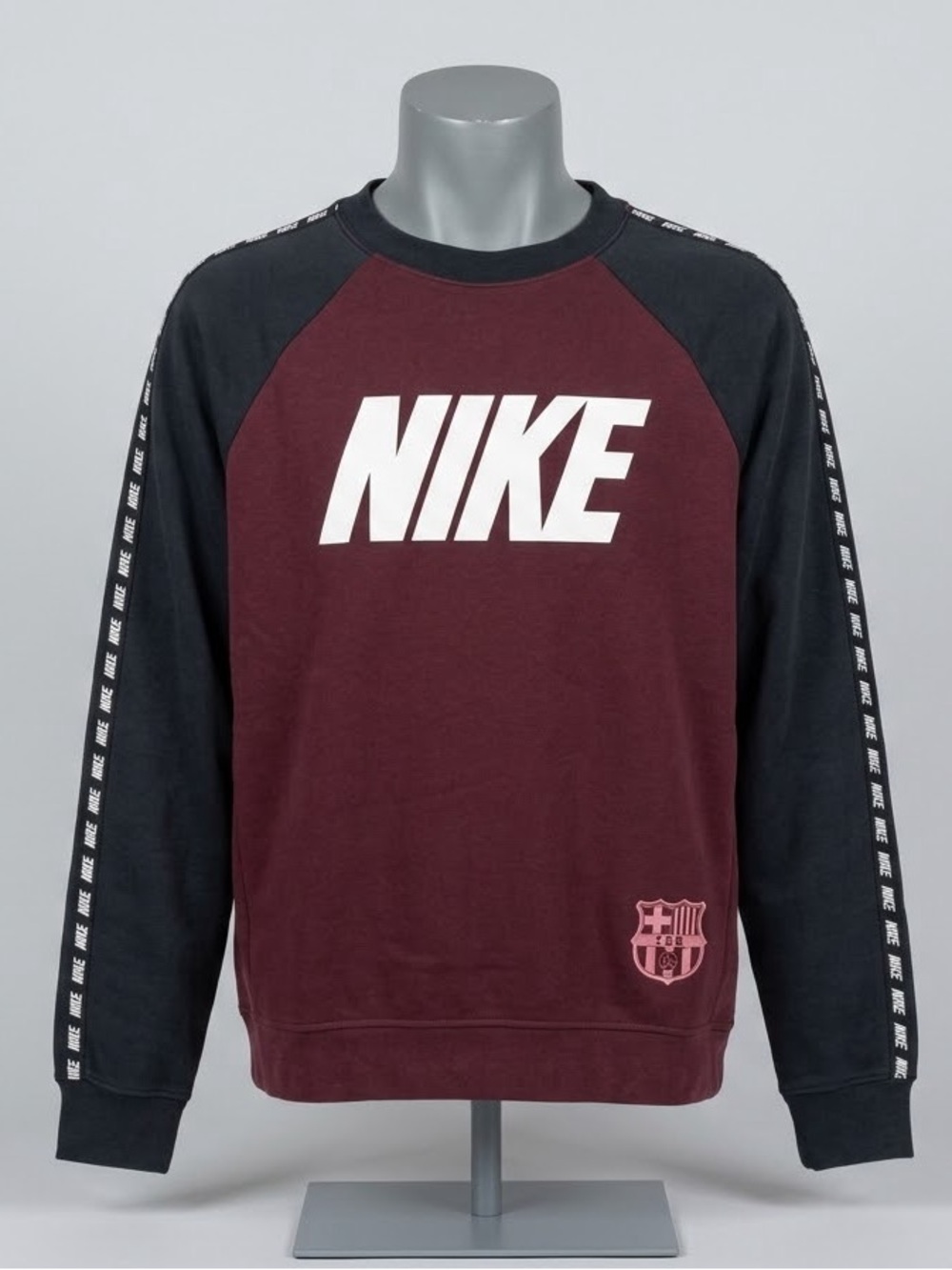 Official Nike FC Barcelona (Barça) Crewneck Sweatshirt - Size M
